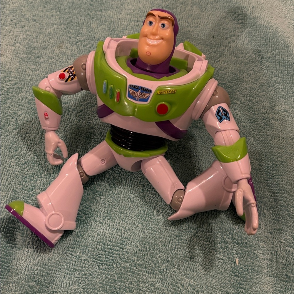 Buzz Lightyear Action Figure - Picture 3 of 4